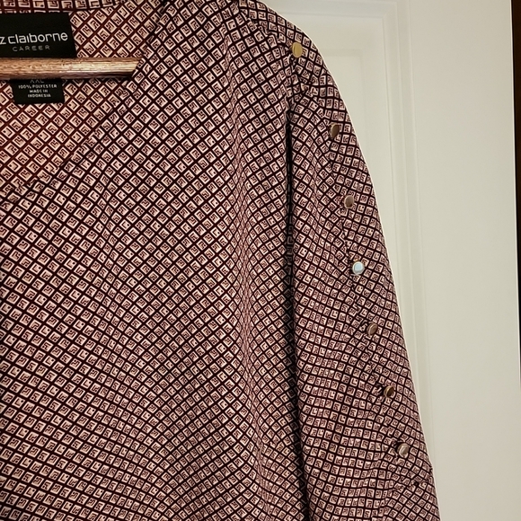 Liz Claiborne Career Womens Size XXL Pullover Top Button Detail Burgundy & Tan - Picture 4 of 12